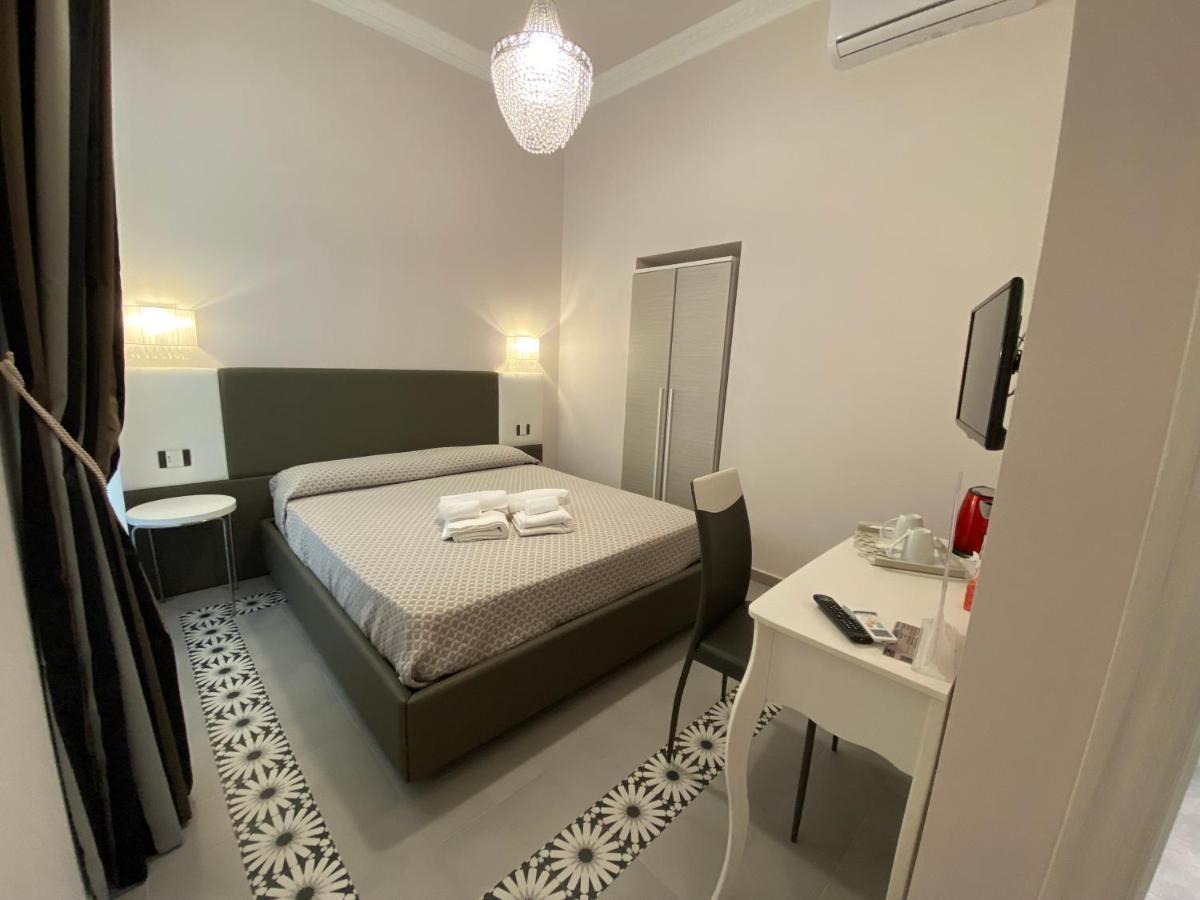 Dimora Le Pietre Del Mare Hotel Pizzo  Bagian luar foto