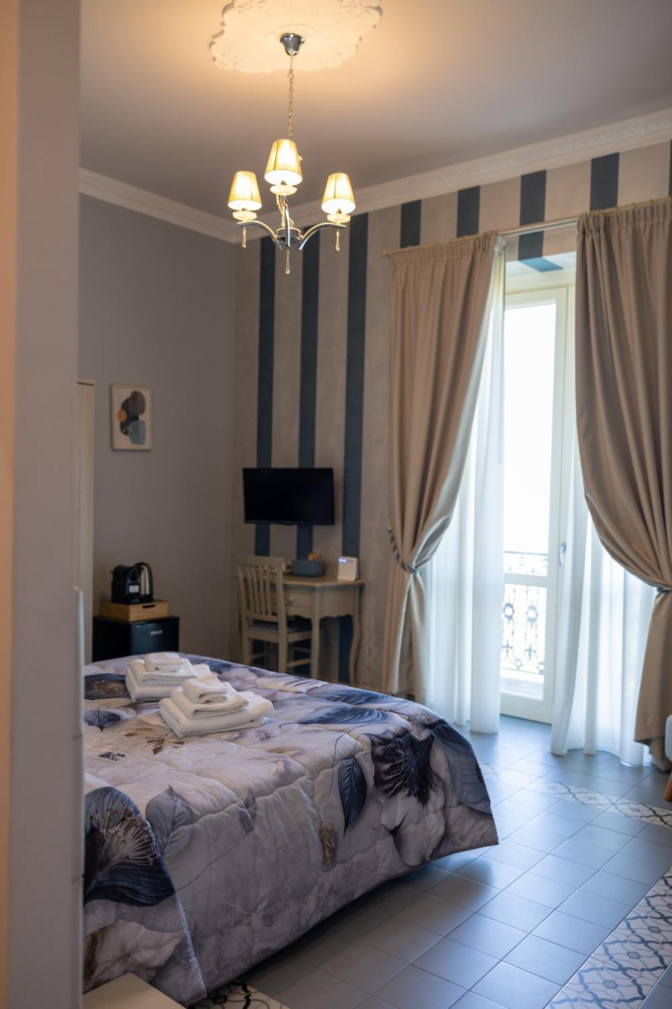 Dimora Le Pietre Del Mare Hotel Pizzo  Bagian luar foto